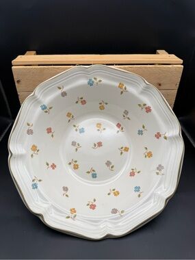 Sunnycraft Sunstone Collection Floral Serving Bowl 9” Scalloped Korea